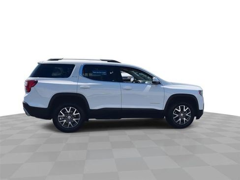 Certified 2023 GMC Acadia SLE w/ Driver Convenience Package FWD image 9