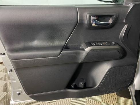 Certified 2023 Toyota Tacoma TRD Off-Road AWD/4WD image 19