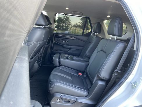 Used 2025 Honda Pilot EX-L image 16