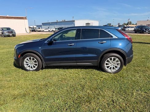 Used 2019 Cadillac XT4 Luxury w/ Cold Weather Package AWD/4WD image 8