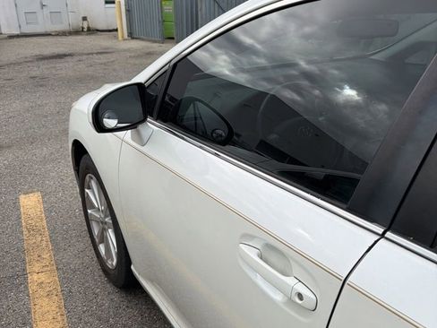 Used 2011 Toyota Venza image 12