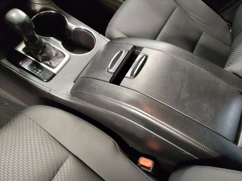 Used 2019 Toyota Highlander LE image 26