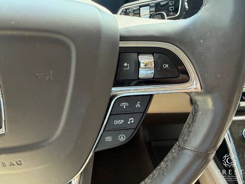 Used 2022 Lincoln Navigator 2WD image 17