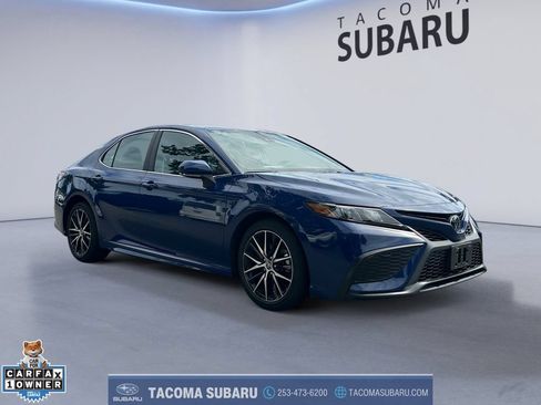 Used 2023 Toyota Camry SE w/ Cold Weather Package FWD image 7