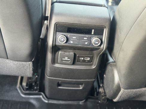 Used 2022 GMC Acadia Denali w/ Denali Ultimate Package image 25