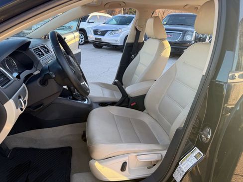Used 2013 Volkswagen Jetta SE image 14
