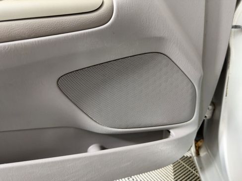 Used 2004 Toyota Camry LE image 21