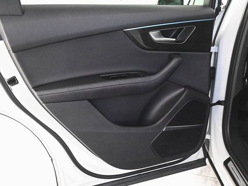 Used 2024 Audi Q7 3.0T Premium Plus image 11