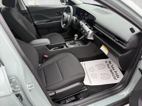 Certified 2025 Hyundai Kona SE FWD image 17