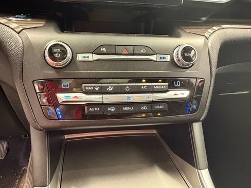 Used 2020 Ford Explorer Limited w/ Class III Trailer Tow Package AWD/4WD image 36