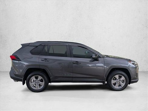 Used 2023 Toyota RAV4 XLE w/ Convenience Package FWD image 4