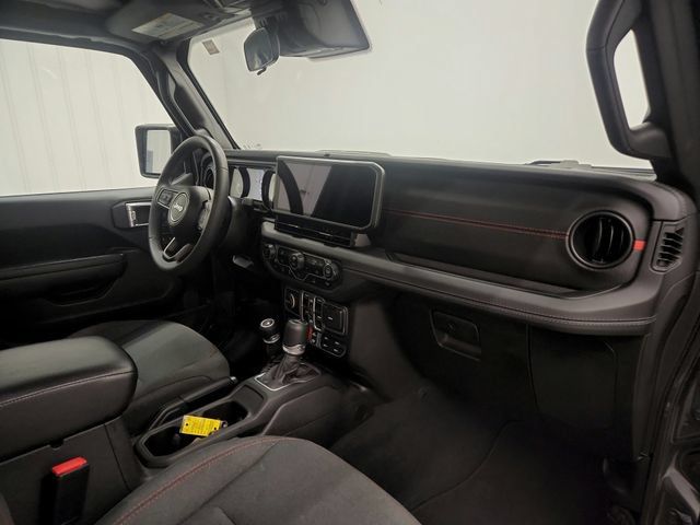 Used 2025 Jeep Wrangler Unlimited Rubicon AWD/4WD image 26