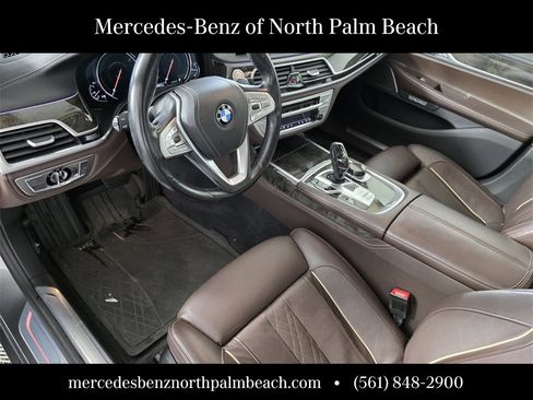 Used 2017 BMW 740i xDrive image 10