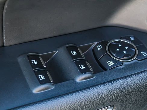 Used 2024 Ford Expedition XLT image 27