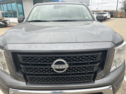 Used 2023 Nissan Titan SV image 14