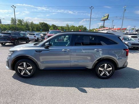 Used 2021 Kia Sorento S FWD image 30