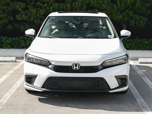 Used 2022 Honda Civic EX image 2