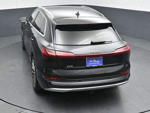 Used 2019 Audi e-tron Prestige w/ Prestige Package image 51