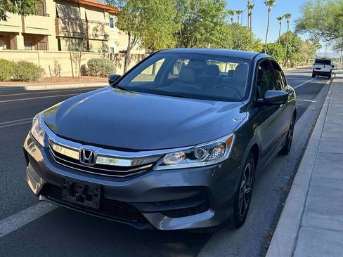 Used 2017 Honda Accord LX image 4