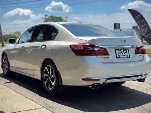 Used 2017 Honda Accord EX-L image 4