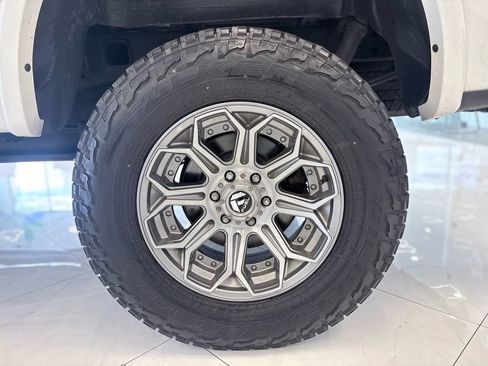 Used 2019 Ford F150 XLT w/ Equipment Group 302A Luxury AWD/4WD image 40