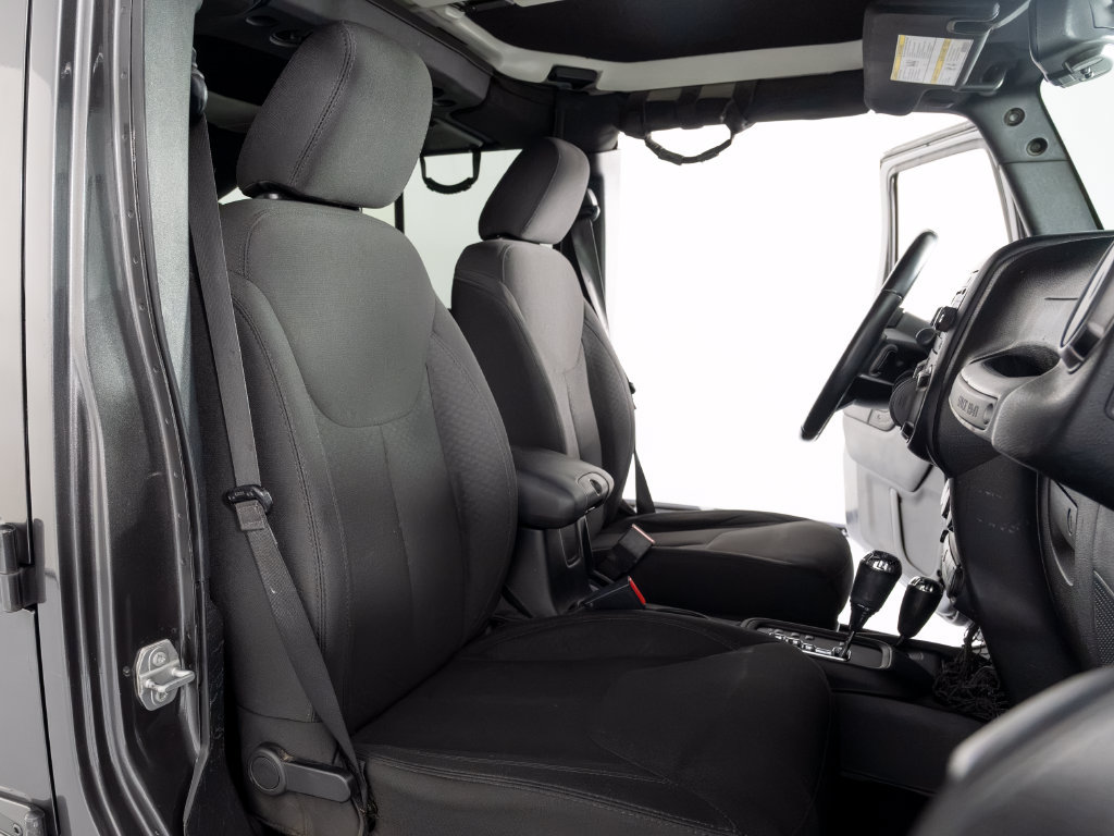 Used 2018 Jeep Wrangler Unlimited Sport S AWD/4WD image 32