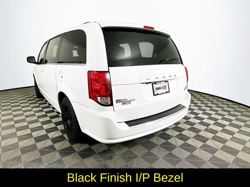 Used 2019 Dodge Grand Caravan SXT image 7