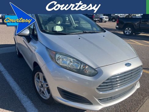 Used 2018 Ford Fiesta SE image 1