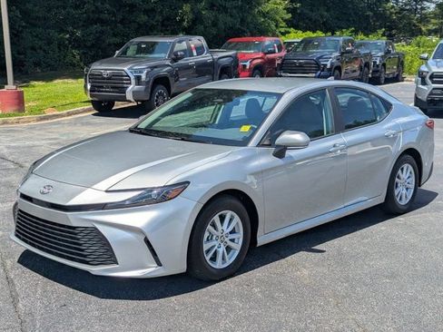 Used 2026 Toyota Camry LE w/ Convenience Package FWD image 3