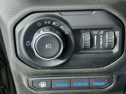 Used 2022 Jeep Wrangler Sahara w/ Cold Weather Group image 16