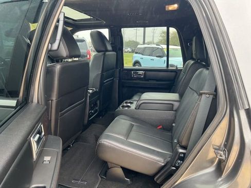 Used 2017 Lincoln Navigator Reserve image 15