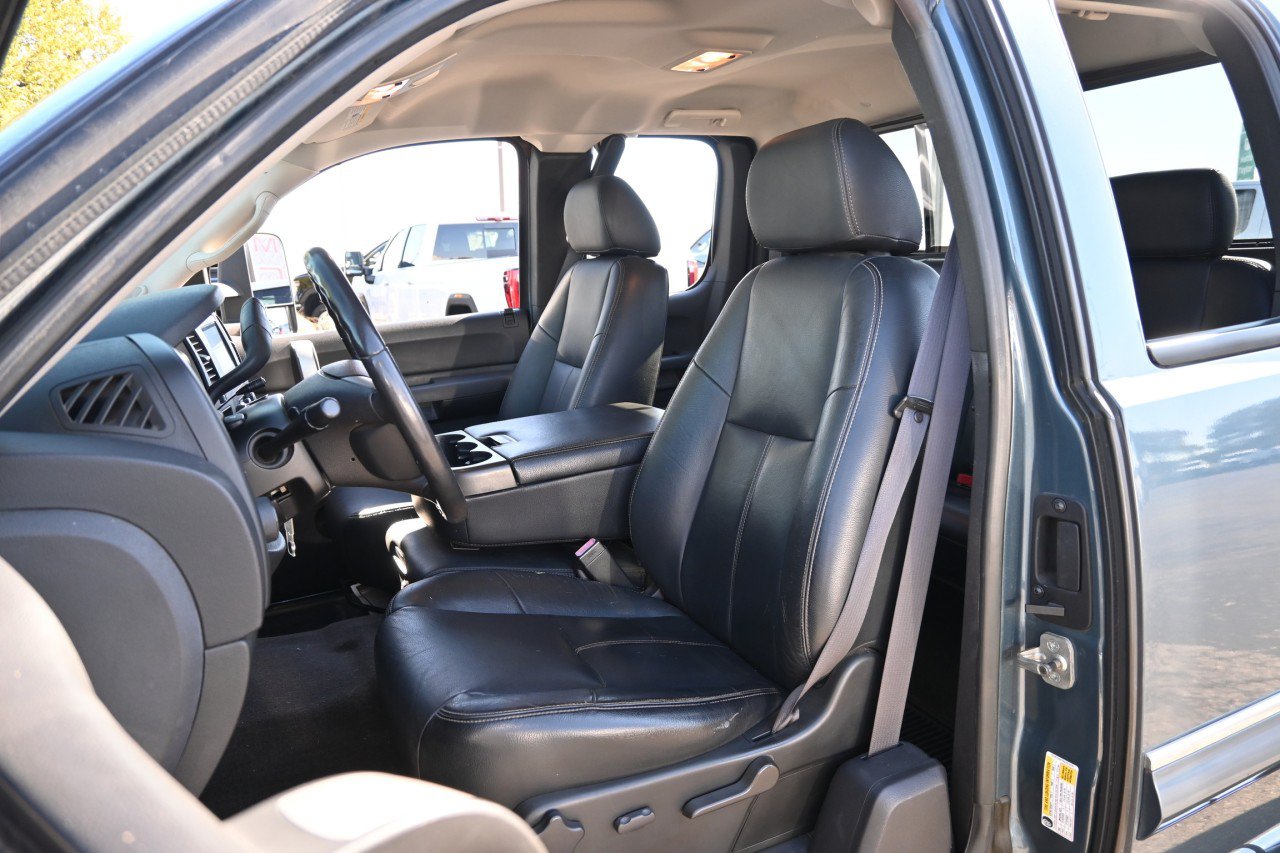 Used 2009 Chevrolet Silverado 1500 LT w/ Texas Edition RWD image 16