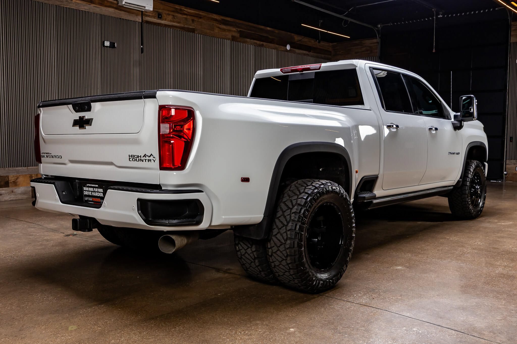 Used 2022 Chevrolet Silverado 3500 High Country w/ Safety Package II AWD/4WD image 10