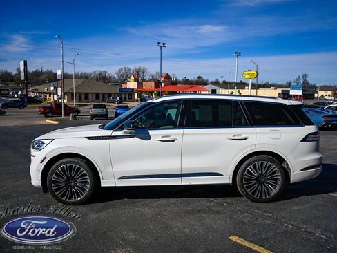 Used 2023 Lincoln Aviator Black Label image 4