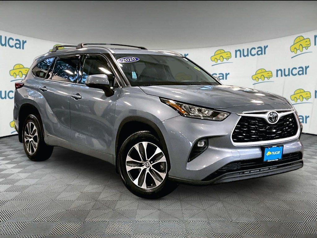 Used 2020 Toyota Highlander XLE AWD/4WD image 1