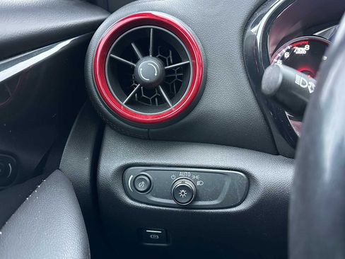 Used 2022 Chevrolet Blazer RS w/ Enhanced Convenience Package image 32