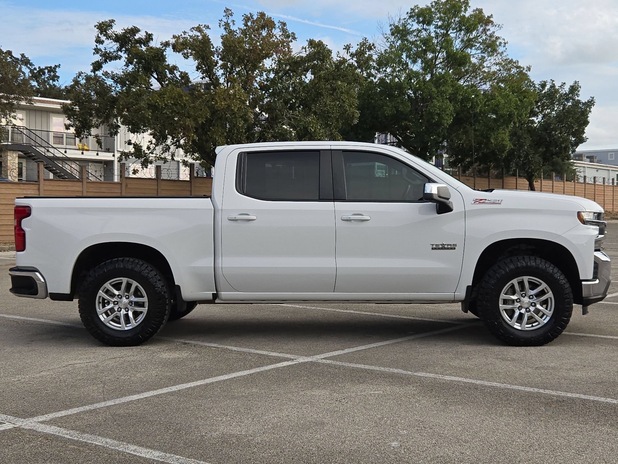 Used 2019 Chevrolet Silverado 1500 LT w/ Texas Edition AWD/4WD image 2