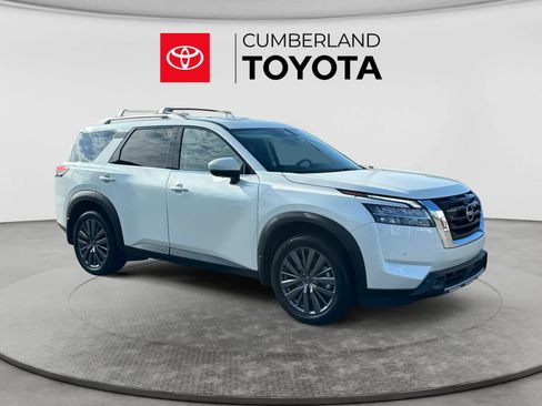 Used 2023 Nissan Pathfinder SL w/ SL Premium Package AWD/4WD image 7