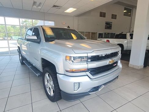 Used 2017 Chevrolet Silverado 1500 LT w/ All Star Edition AWD/4WD image 3