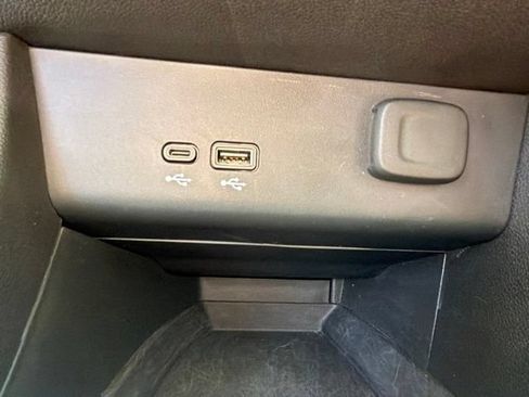 Used 2025 Buick Encore GX Preferred FWD image 24