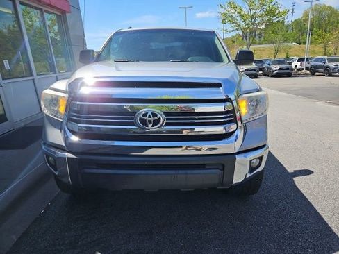 Used 2016 Toyota Tundra SR5 w/ SR5 Upgrade Package image 2