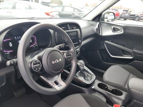 Used 2023 Kia Soul LX image 18