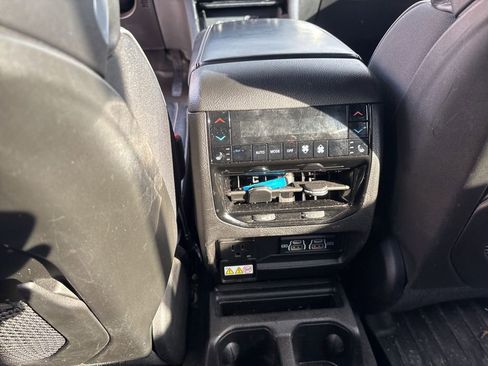 Used 2021 Jeep Grand Cherokee L Overland w/ Luxury Tech Group IV image 12