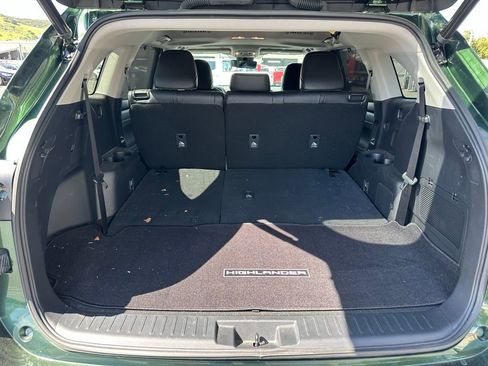 Certified 2023 Toyota Highlander XLE image 4