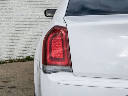 Used 2019 Chrysler 300 S image 50