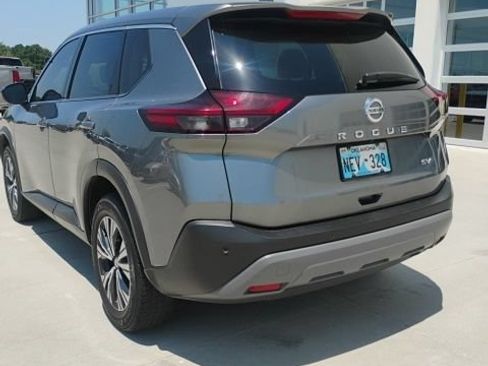 Used 2021 Nissan Rogue SV FWD image 5