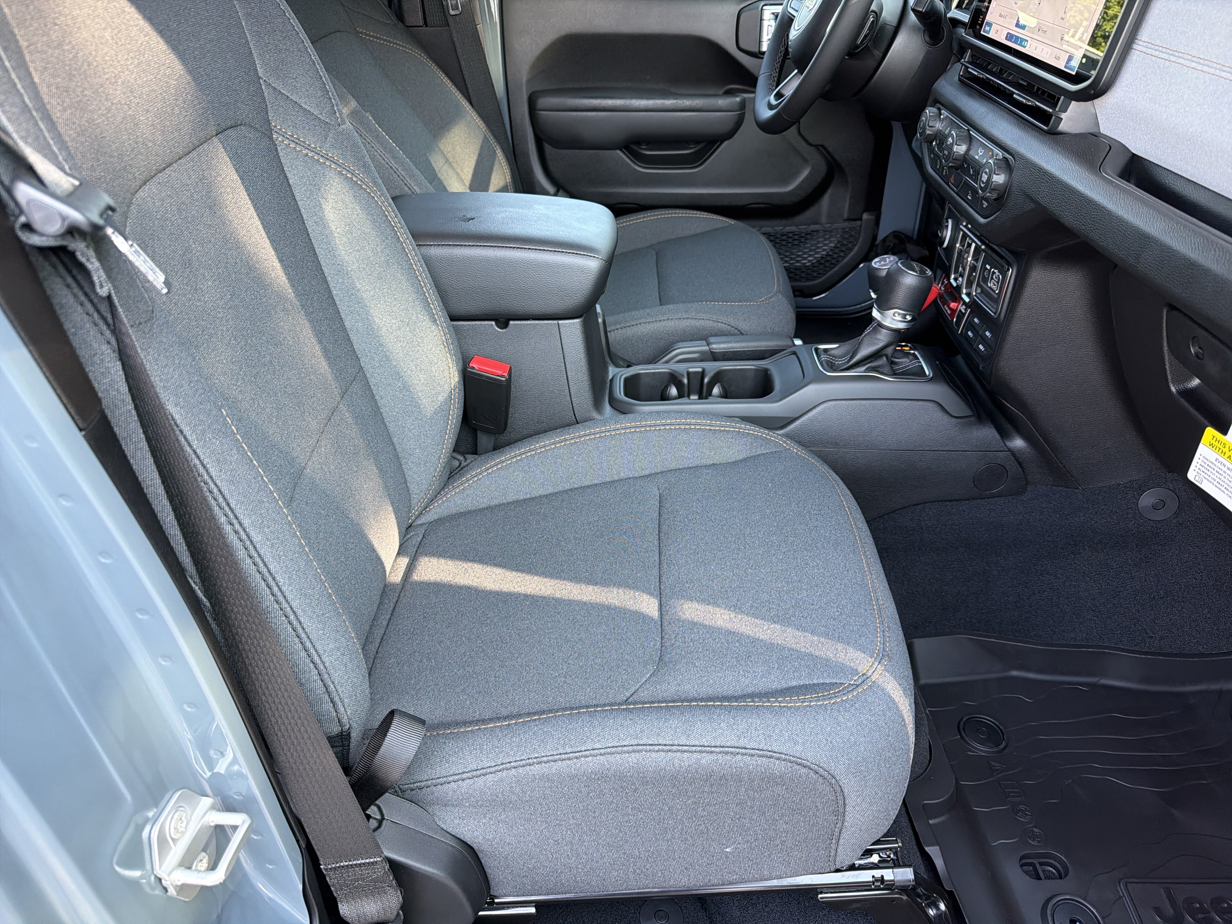 New 2026 Jeep Gladiator Sport AWD/4WD image 12