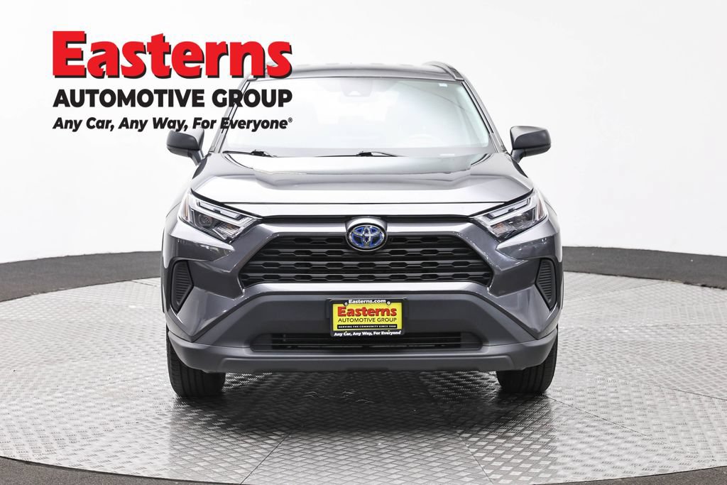 Used 2023 Toyota RAV4 LE AWD/4WD image 3