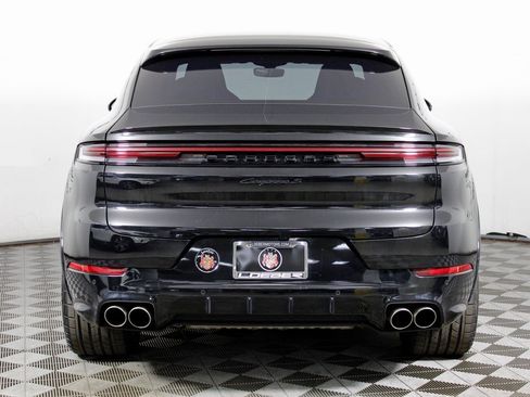 Used 2024 Porsche Cayenne S image 6
