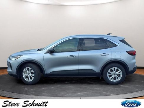 Used 2023 Ford Escape Active w/ Tech Pack #1 FWD image 2